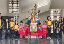 सामाजिक क्रांतीचे शिल्पकार जोतिबा फुले यांना एस के डी विद्यालयात अभिवादन